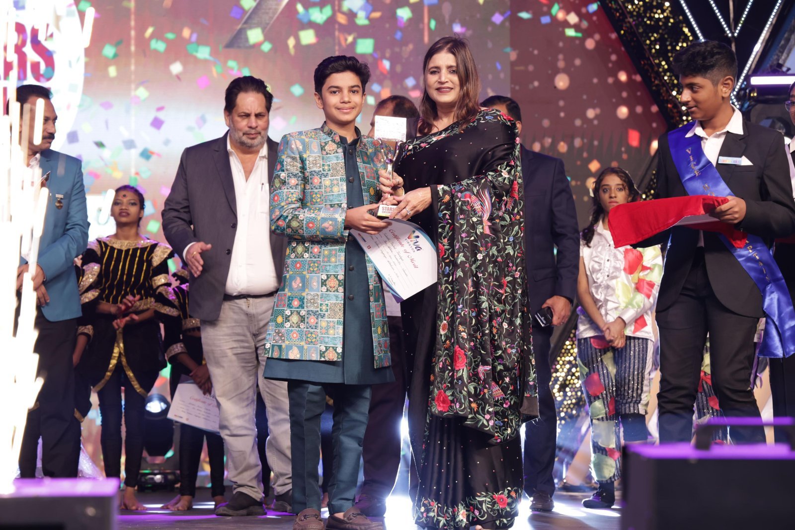 विबग्योर समूहाने आपल्या 'विबग्योर विवा' स्पर्धेच्या १६ व्या आवृत्तीचे आयोजन केले, ज्यामध्ये देशभरातील ३,७२२ शाळांमधील १ लाखांहून अधिक प्रतिभावान विद्यार्थ्यांनी भाग घेतला